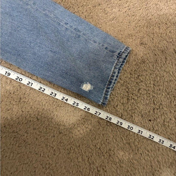 American Eagle Blue Distressed Mom Jean Women’s Size 6 Regular - Picture 11 of 11